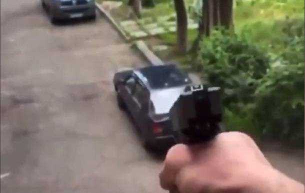 В Днепре подросток стрелял из окна по людям