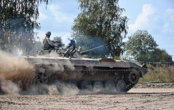 Сутки на Донбассе: 19 обстрелов, ранены три бойца