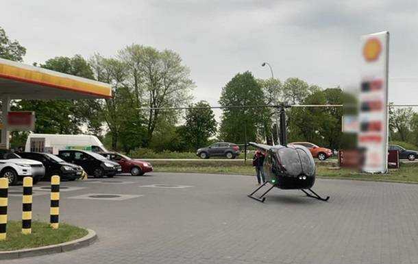 В Польше вертолет заправился на АЗС