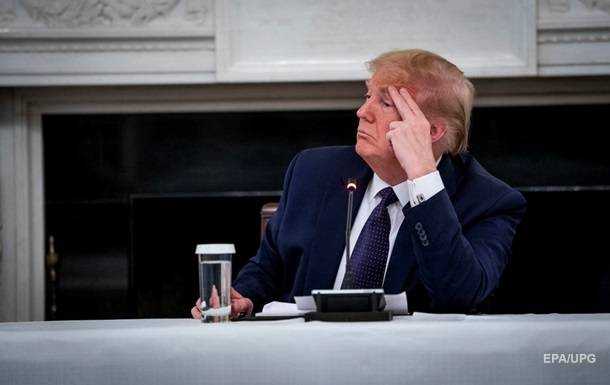 От Трампа потребовали объяснений из-за отправки аппаратов ИВЛ в Россию