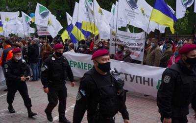 Аграрии митингуют возле Кабмина