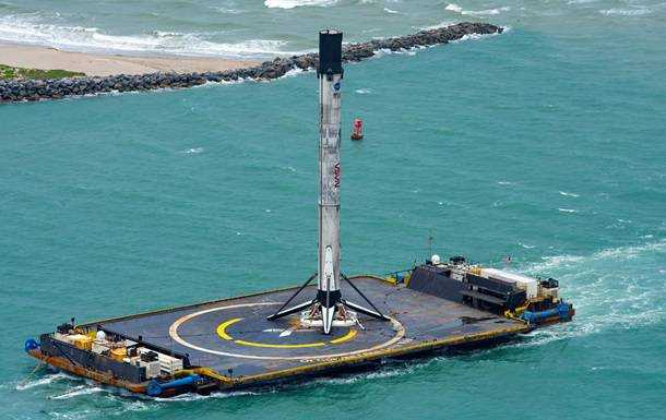 Falcon 9 вернулась на космодром