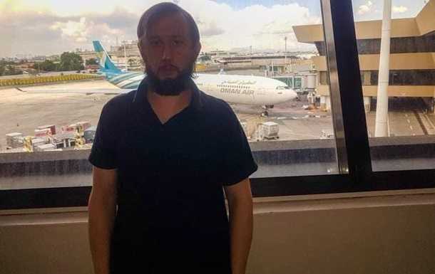 Турист 100 дней провел в аэропорту и просит помощи