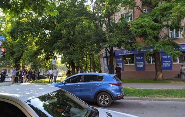 В офис партии в Полтаве бросили гранату
