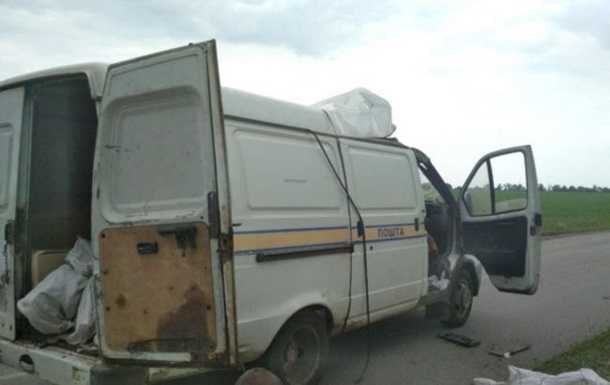 Полиция показала фото подрывателей автомобиля Укрпочты