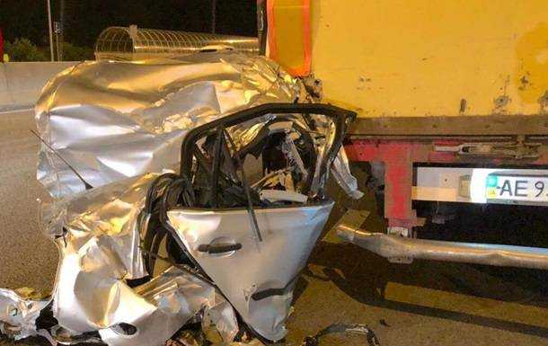 Полицейский устроил ДТП и пытался сорвать номера