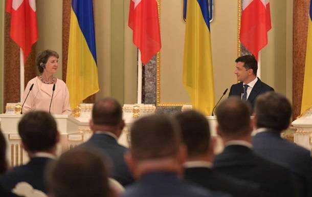 Зеленский и президент Швейцарии поехали на Донбасс