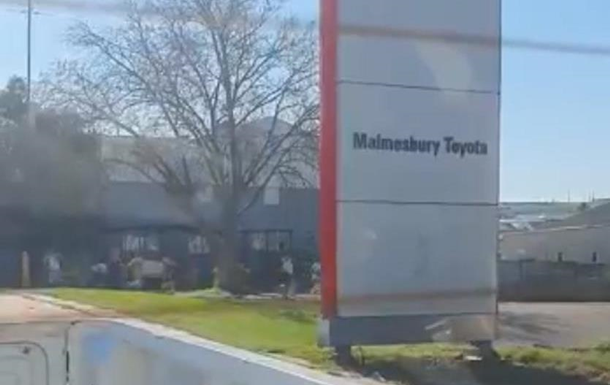 Массовый побег заключенных в ЮАР попал на видео