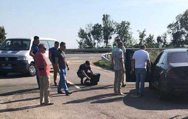 На трассе Киев-Харьков обнаружили авто с убитым