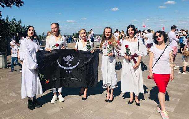 В Киеве устроили "цепь солидарности" с белорусами