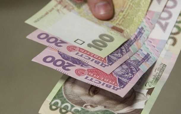 В МОН пообещали поднять зарплаты учителям в 2021 году