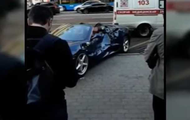 Столкновение Ferrari и маршрутки попало на видео