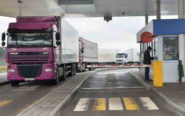 В Беларуси на границе с Украиной и ЕС застряли сотни фур