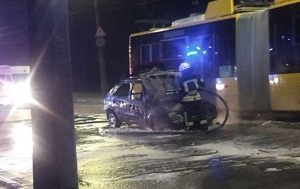 В Киеве на ходу загорелось авто