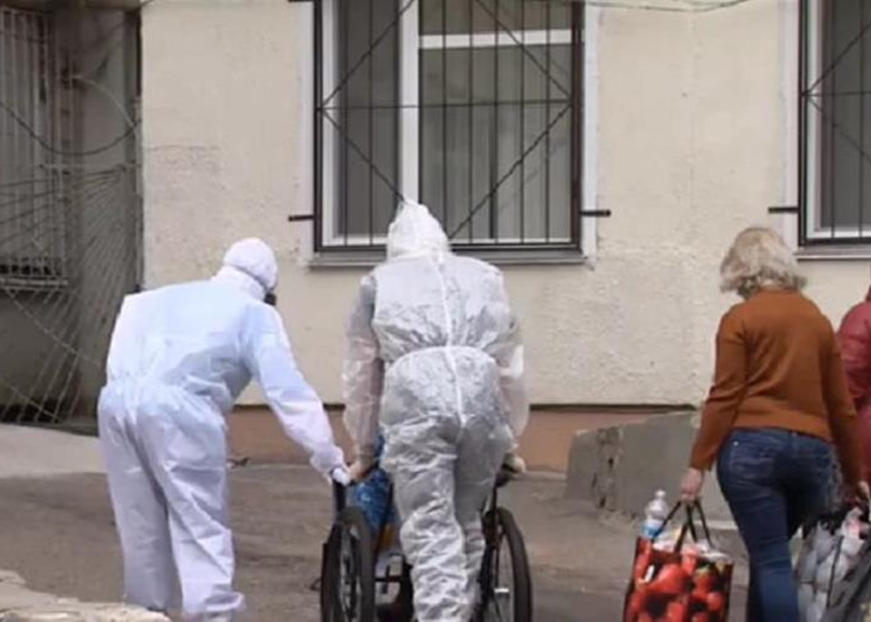 В Черкассах женщина из-за COVID-19 рожала под дверью больницы