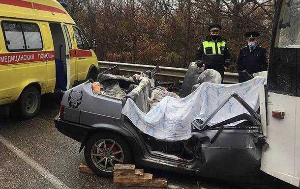 В Крыму в ДТП с троллейбусом погибли четыре человека