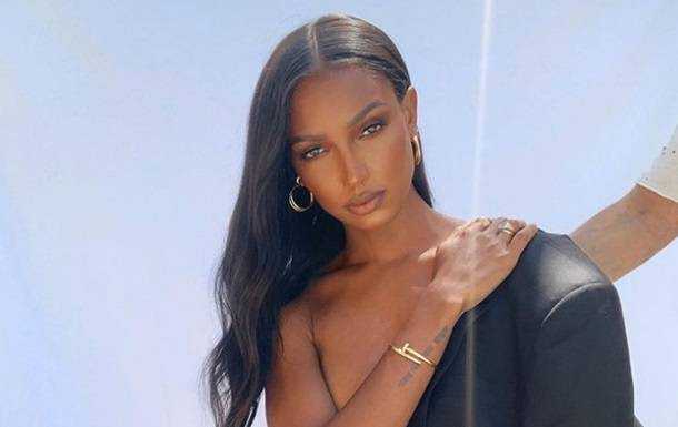 "Ангел" Victoria's Secret снялась топлес
