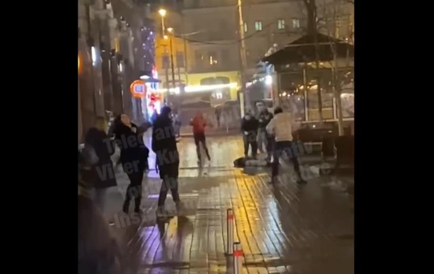 Захвативший заложников под Парижем убил жену и себя