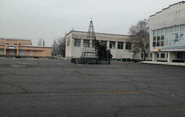 В Херсонской области сгорела главная елка города