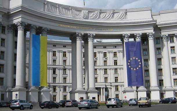 Киев отреагировал на слова Лукашенко о "тоннах оружия"