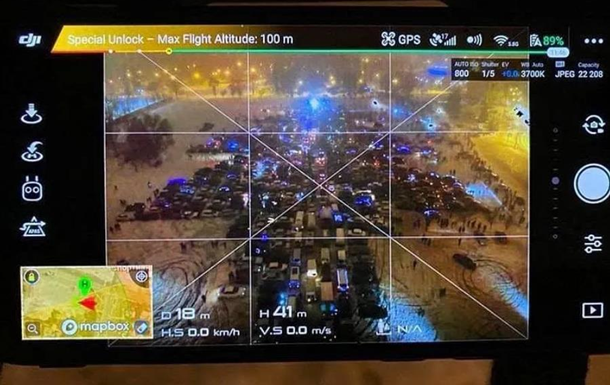 В Харькове зажгли самую большую в Украине "автоелку"
