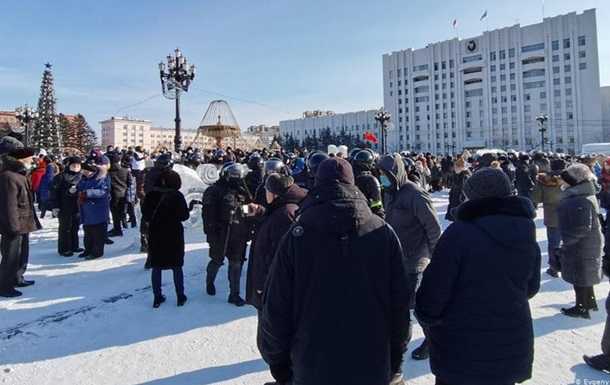 В России начались митинги в поддержку Навального