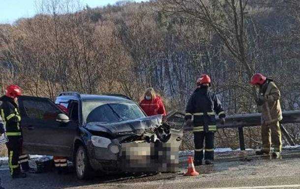 Под Львовом в ДТП погибли два человека