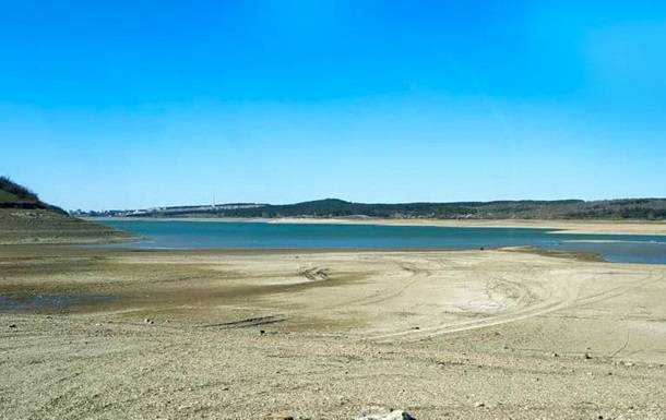 В Симферопольском водохранилище почти истощились запасы воды