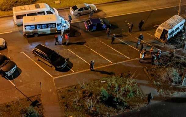 В Запорожье водитель маршрутки влетел в столб, пострадали люди