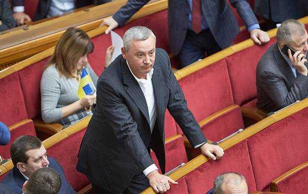 Народному депутату оголосили підозру за "кнопкодавство"