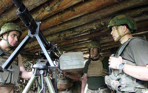 На Донбасі за добу 10 обстрілів