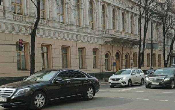 Кортеж Порошенка порушив правила руху
