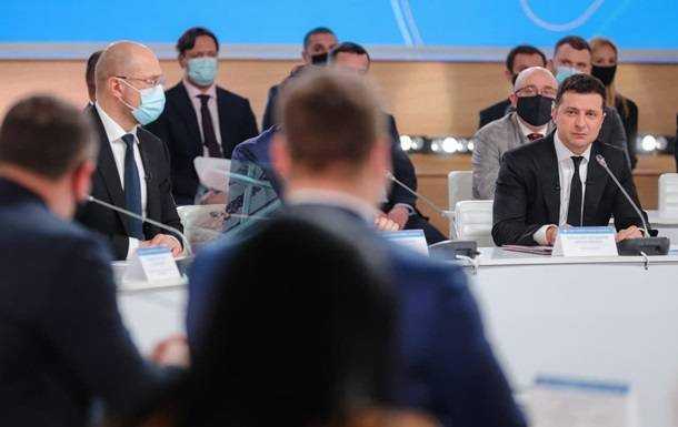 Влада обговорює реформування села в Україні