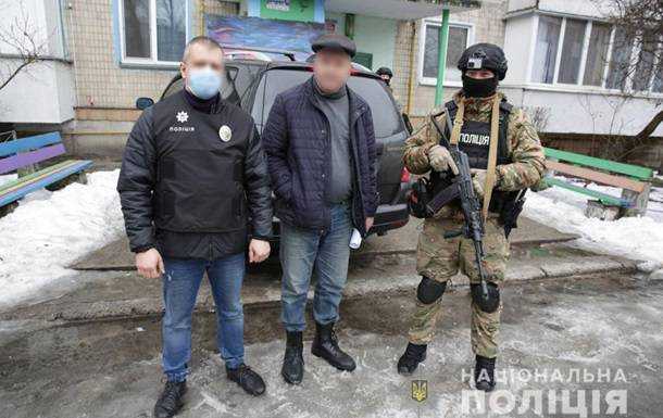 Під Києвом чоловік знімав і поширював дитячу порнографію
