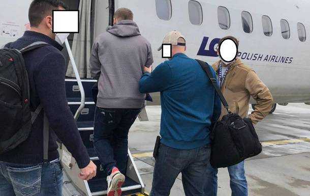 Чехія видала США двох українських хакерів