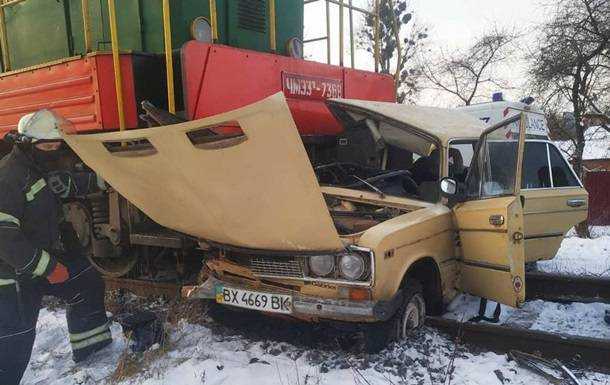 У Вінниці поїзд протаранив автомобіль