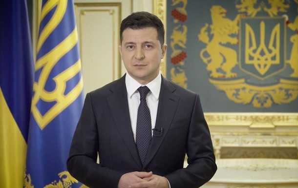 Зеленський на 8 Березня нагородив сотню жінок орденами і медалями