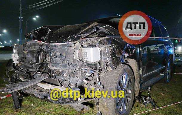 У Києві двоє людей загинули у ДТП