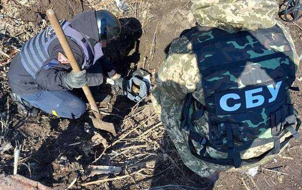 СБУ виявила три схованки з реактивними снарядами