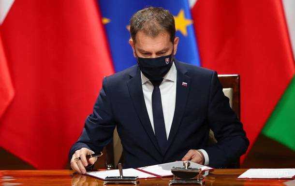 Прем'єр Словаччини пішов у відставку через Супутник V