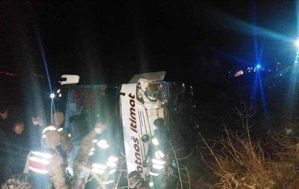 У ДТП з автобусом в Туреччині постраждали 39 людей
