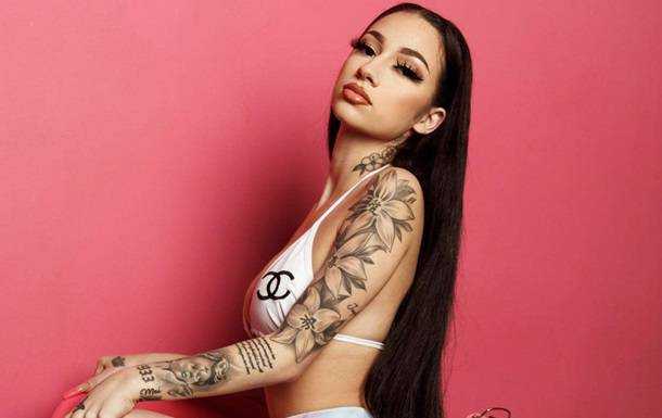 Реперка заробила мільйон доларів за шість годин через OnlyFans