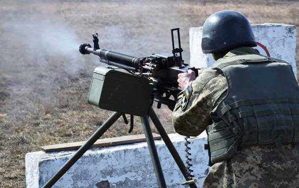 На Донбасі сім обстрілів за добу, є поранений