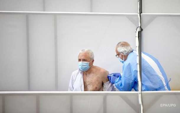 За добу COVID-вакцину отримали 14 тисяч українців