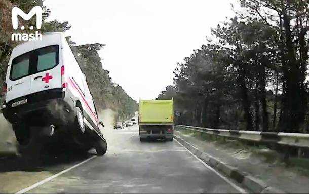 У Криму швидка потрапила в ДТП, є жертви