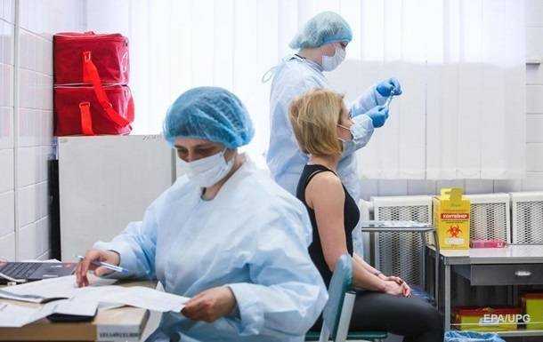 Від коронавірусу щепили понад 900 тисяч українців
