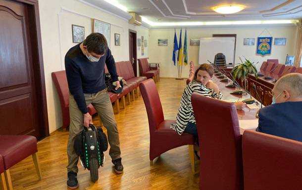 У метрополітені пояснили, як провозити самокати та велосипеди