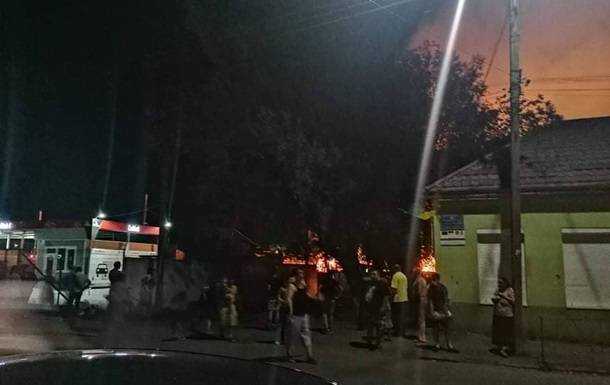 На Закарпатті загорівся табір ромів
