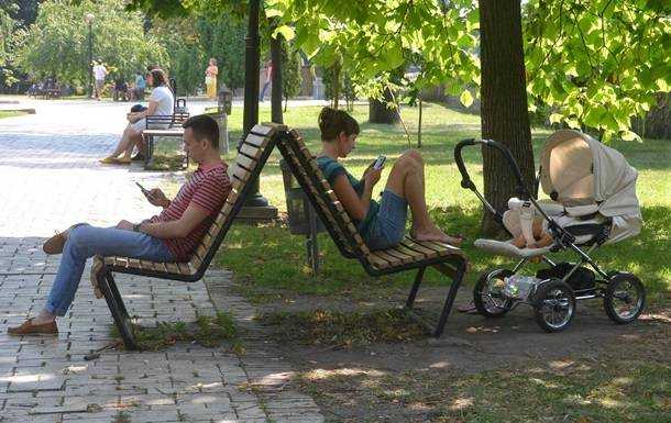 В Україні менш як 350 випадків коронавірусу за добу
