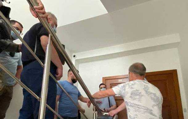СБУ проводить обшуки в справі Медведчука